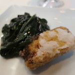 うずまき 別館 - 蓮根の揚物と金時草の炒め物