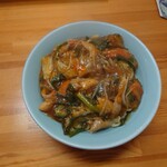 玄海 - ホルモン冷しダブル（２玉）900円　配膳時の画像