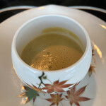 表参道うかい亭 - 厳選牛ランチコース１３２００円。栗のポタージュ。柔らかい甘みのあるポタージュです。年々、進化していると思います。