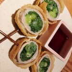 Kusiage Tonikomi Urasutando - 串揚げの九条ねぎの豚巻き