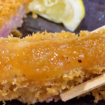 キセキ食堂 - オニオンソースは黒コショウが効いている