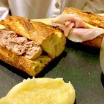 Saint de gourmand - 鶏白レバームースと自家製ハムとグリエールチーズ　