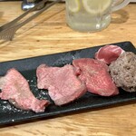 Tachigui Yakiniku Jiroumaru - 牛タン五種盛り