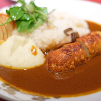 シェ・イノ - オマール海老のフォンカレー キノコの詰め物をした鶏のクネルと 1000円
