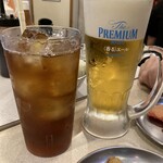 串カツ田中 - 烏龍茶とビール