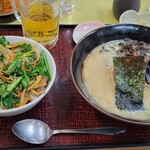 さつま - 料理写真:ラーメン+ハーフ焼肉丼
