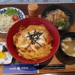 ごはんや 蓮 - 玉子かつ丼・ミニおろしそば・ミニサラダ