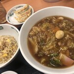 Hidakaya - 五目あんかけラーメン＋餃子3個セット(810円)＋半チャーハン(290円)