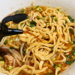 ラーメン二郎 - 赤酢投入～♪