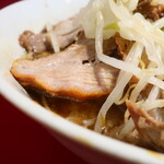 ラーメン二郎 - 豚の厚み