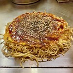 Hiroshima Okonomiyaki Dokkoi - 「男気焼き 會澤 (茨城の星 翼)」@900 茨城県日立市出身、ゼッケン27、會澤翼選手(捕手)のお好み焼き！