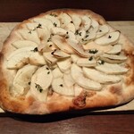 Tenshindou - リンゴとゴルゴンゾーラのピザ
      