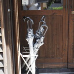 NIBOSHI MANIA - 傘立てにはお店が日傘を用意