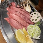 焼肉葉山 神戸三田牛 - 黒毛和牛タン塩
