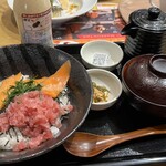 Kokosu - 2度おいしい！まぐろたたき＆サーモン丼