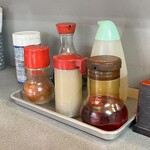 盛運亭 - 卓上のいろいろ