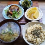 カイラスレストラン - みるからに体によさそうなおひるごはん