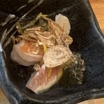Hakata Ajiichiba Massuru - お通し　海老といちじくの和物
