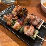 焼鳥 八朔 - 鶏ももはネタが馬鹿デカく食べ応えが凄い！