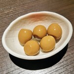 地鶏 土鍋ご飯 あし火 - うずらどんぐり ¥429