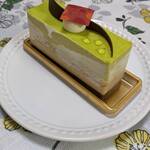タダシ ヤナギ - デリス　ピスターシュ　680円　　嫁さんが選んだピスタチオのムースケーキ