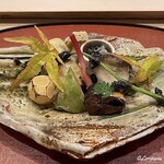 御料理 寺沢 - 焼栗､アボガド味噌漬､秋刀魚甘露煮､銀鱈西京味噌漬､茸と蟒蛇草の天ぷら､眞子鰈の縁側のキャビア和えに鮑の柔らか煮