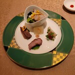 Chuugokuryouri Suiyou - 海の幸のサラダとスモール前菜盛り合わせ