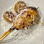 酒亭 田中 - 熊野地鶏の燻製金柑と捏とチーズで香り高い月見の完成です