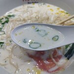 黄金の塩らぁ麺 ドゥエイタリアン - 