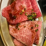 ツラとキモ 炭火焼肉 いわしげ - 