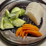 とり焼一 - 糠漬けはとてもよく漬かっています　生姜と和えてご飯に乗せて食べたい