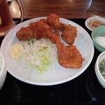 Kamata Daisakaba - 唐揚げ定食と烏龍茶ジョッキ