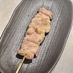 とり焼一 - せせり　切りつけが小さくて火が早く入ってしまい硬いです