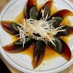 かつぎや - あっさり上品な皮蛋　盛り付けもきれいですよね