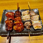 焼鳥 酉たけ - あとの2本はレバーとねぎま