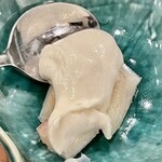 焼鳥 せきね - デザートは桃の白和え　淡白で上品な甘さ