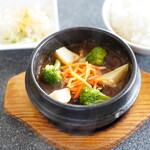 Dai Nichi Tei - タンを赤ワインと数種類の野菜で煮込んだ良き肉屋の本格ビーフシチューです！