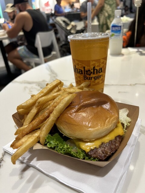 Mahaloha Burger Ala Moana （マハロハ・バーガー