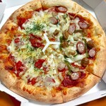 ピザハット - 料理写真:左・完熟トマトのチーズ&チーズ右・ピザハットミックス