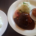 洋食屋クメキッチン - デラックス（ハンバーグとカニコロ）