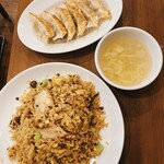Wan Tsuchi - 豚バラ青菜炒飯 / やみつき焼餃子 / 卵スープ