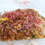 タイレストラン　リナ - 2013年10月2７日　やまと世界の屋台村で購入したパッタイ（４００円）