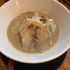鶏豚骨ラーメン 麺屋かがり