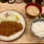 とんかつ檍のカレー屋 いっぺこっぺ - ランチ定食ロースカツ定食1000円