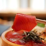 Mie Terasu - しっとりと口に馴染み、醤油の旨味が身の透明感に綺麗に響いていく鰹。