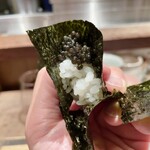 鳥茂 - キャビア海苔巻き