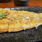 Sumiyaki Unagi Kawafuji - 持参の塩（能登　珠洲製塩のあげ浜塩　一番釜塩、西伊豆　盛田屋の天日塩）も試してみました