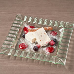 東京カルチャーカルチャー - "シチリア風アイスケーキ
ミックスベリー添え"