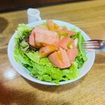 欧風カレー ボンディ - トマトサラダ　300円