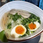 麺屋 軌跡 - 鯛塩ラーメン880円に味玉120円ネギ増し80円